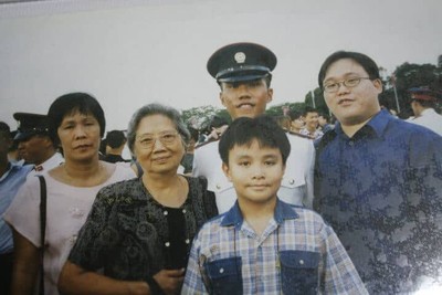 zheng-quan-at-zheng-yangs-ocs-pop